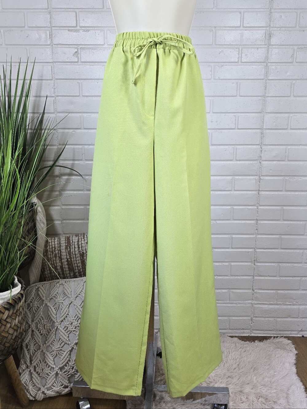 ASOS Wide Leg Drawstring Pants in Lime Green Size 4